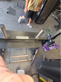 Verticle leg press by Promaxima