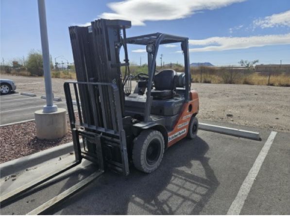 5000# Warehouse Forklift