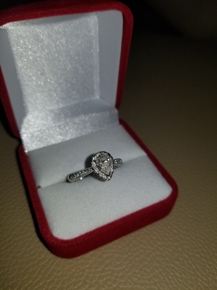 WAS $2,300!! BRAND NEW 1.0 PEAR SHAPED DIAMOND ENGAGEMENT RING WITH CERTIFIED APPRAISAL (SEE PIC # 2 FOR SPECS) .65 CENTER!!