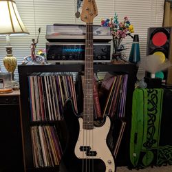 Fender Starcaster Bass
