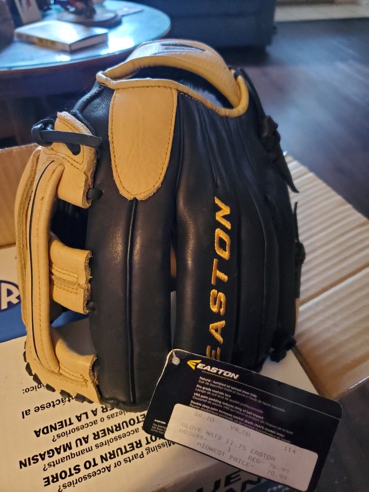 New Easton 11.75 Ball Glove