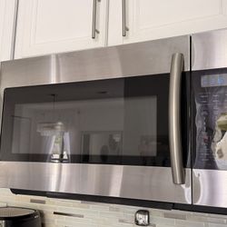 Samsung Stainless Steel Over-the-Range Microwave (Works Perfect) – 1.8 cu ft 