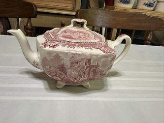 Vintage Johnson Brothers “ Old Britain Castles” Teapot 