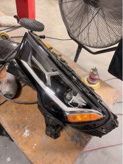 OEM Audi q7 headlight 2020-2024 driver side