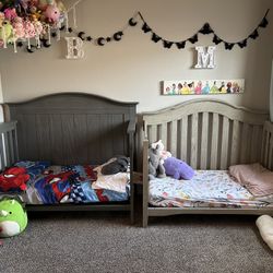 Cribs/Toddler Beds