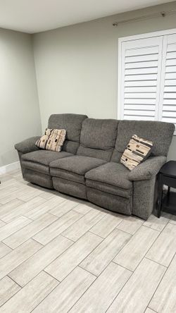 FOR SALE: Reclining Couch & Loveseat Set – Excellent Condition!