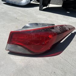 Hyundai Elantra Taillight