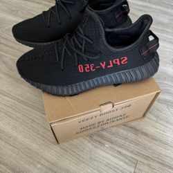 Yeezy 350 Size 8.5 (Bred)