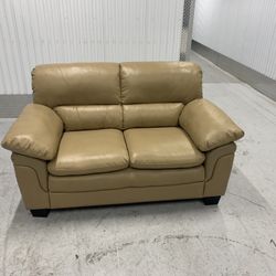 Comfy beige Couch 