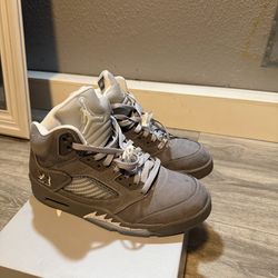 Wolf Grey 5s size 9.5