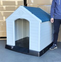 (New in Box) $150 Extra Large Outdoor Indoor Waterproof Plastic Dog House 42”x42”x45”