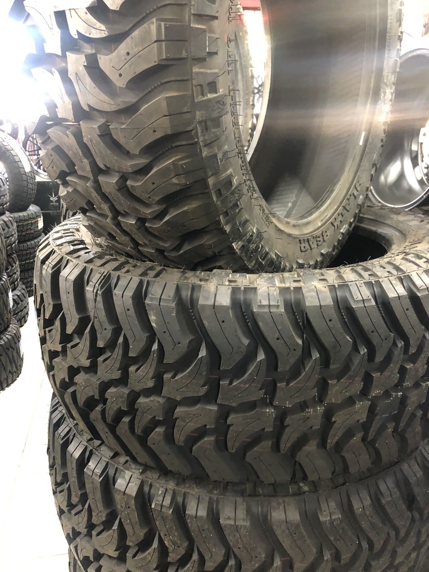 Lift kit for 2011 up Chevy Silverado dually 8” ready lift kit 22” kmc