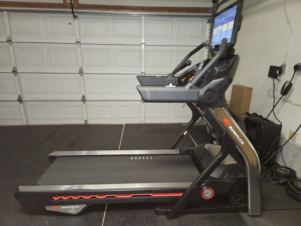 Bowflex Treadmill 22 Incline And Decline Netflix And Hulu
