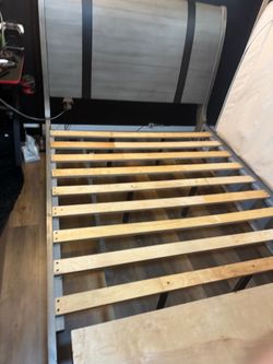 Bed full size from Gerome’s Furniture