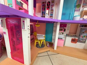 Barbie Dreamhouse Dollhouse Playset