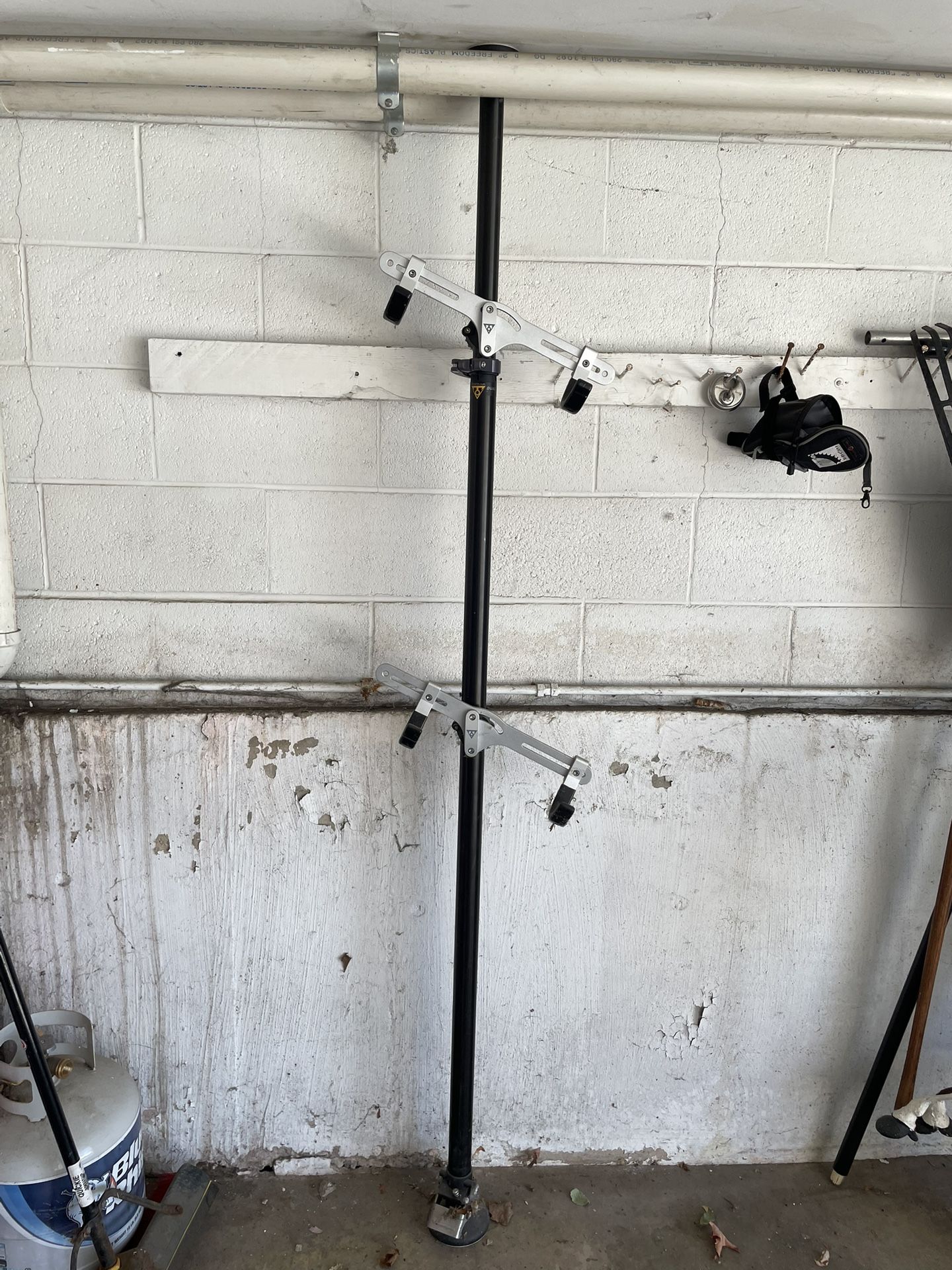 Stand-Up Bicycle Rack