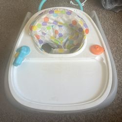 Smart Steps by Baby Trend Dine N' Play 3-in-1 Feeding Walker