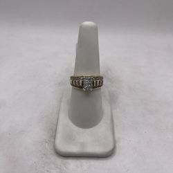 10kt Yellow Gold Diamond Engagement Style Ring 