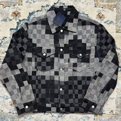 LV Men’s size L/XL 