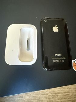 Apple iPhone 3GS with Dock