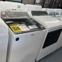 New Scratch And Dent Whirlpool Washer And Dryer Set. 1 Year Warranty 