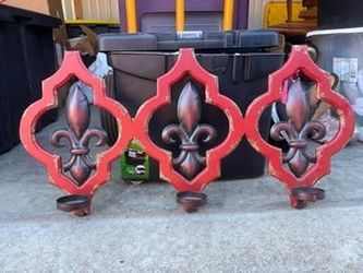 Red Fleur-De-Lis Metal Wall Decor