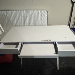 COMPUTER DESK FULLY FUNCTIONAL 