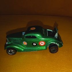 Hot Wheels 1968 Redline Classic 38 Ford Coupe--1938 Ford Coupe rolls smooth. See our other great vintage Hot Wheels art jewelry Sports furniture fishi