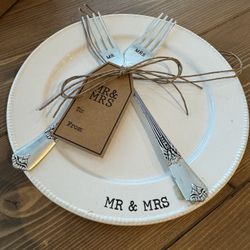Mr and Mrs Wedding Plate Gift Set