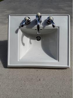 Kohler Pedestal Sink with Faucet