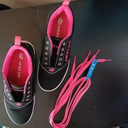 Heelys Tennis Shoes 