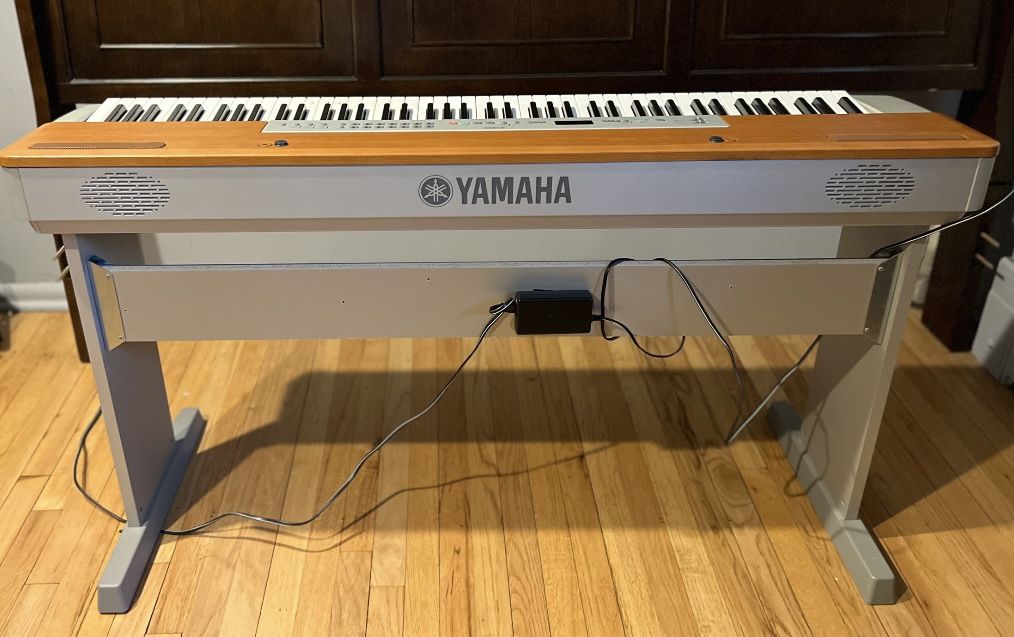 YAMAHA P-120 GRAND HAMMER DIGITAL PIANO