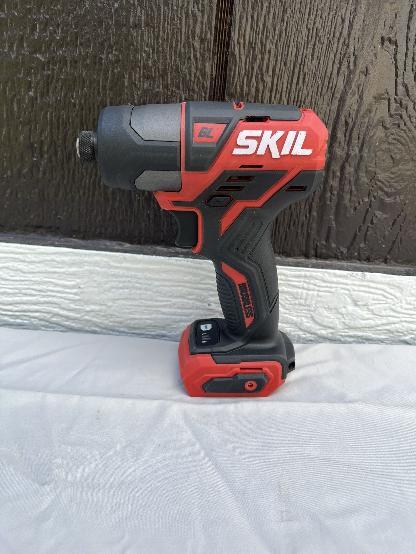Skil ID574401 Cordless Brushless 12V 1/4 hex Impact driver
