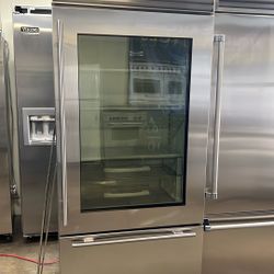 SUB ZERO 36”WIDE BUILT IN GLASS VIEW BOTTOM FREEZER 