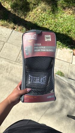 Everlast mma Muay Thai gloves