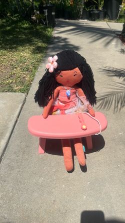 Moana doll & chair