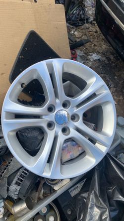 4 Dodge Alloy 17 inches Like New Rims