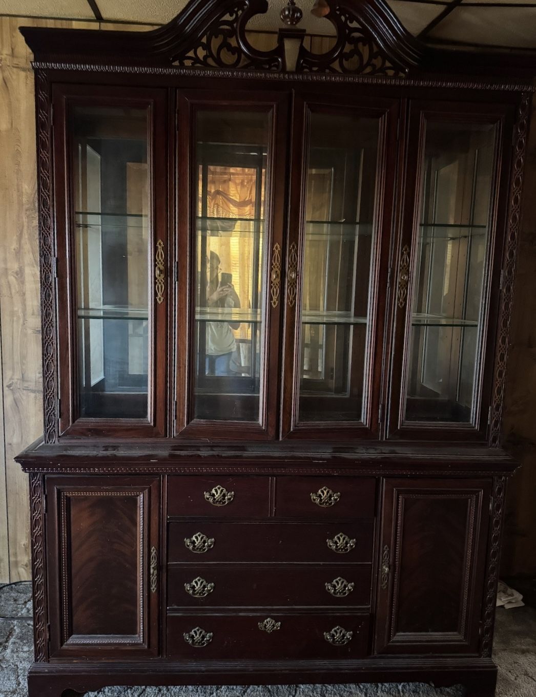 Vintage Mahogany Chine Cabinet With Hutch