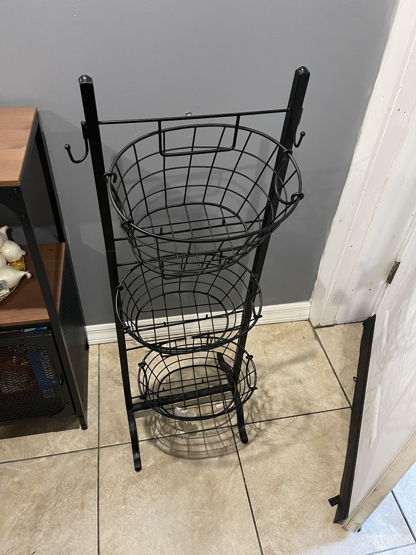 Basket Stand