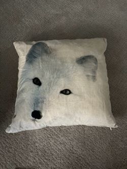 Wolf pillow