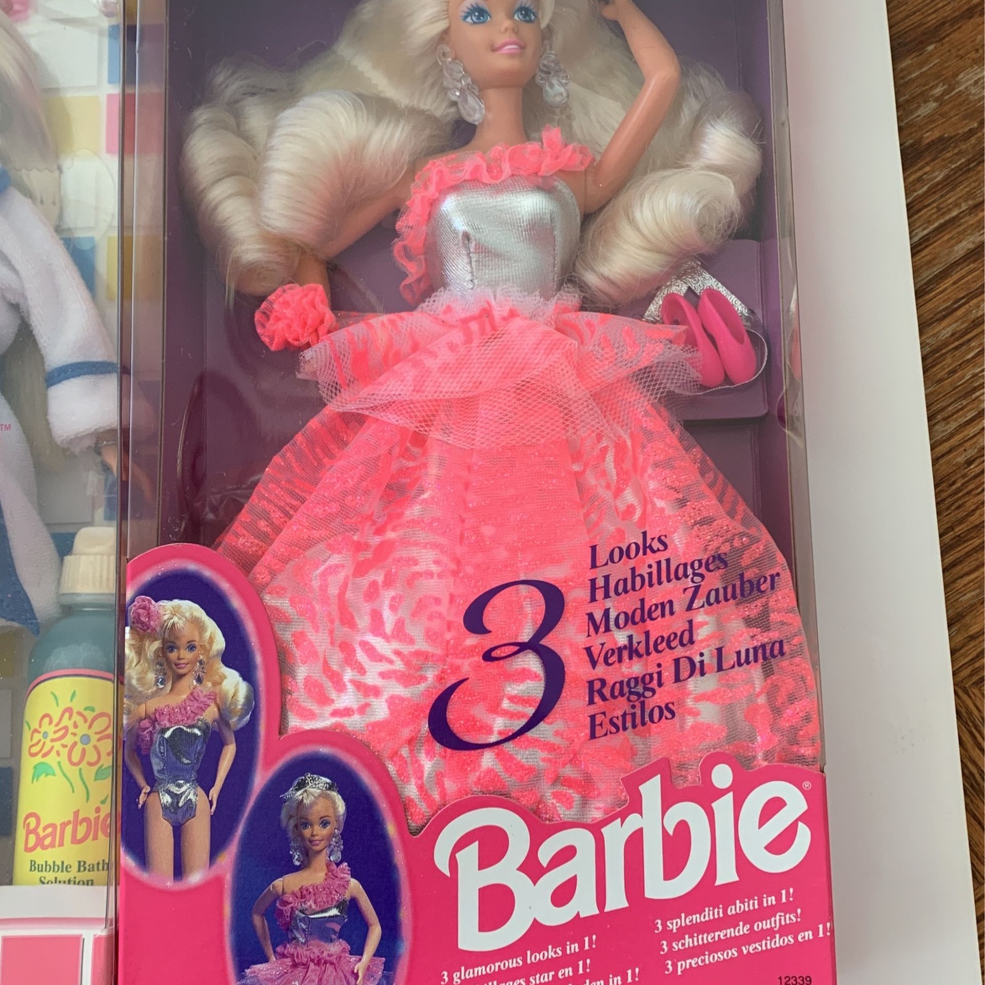 Lot Is Vintage Barbie Dolls Bath Ice Cream Looks