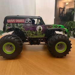 Losi LMT Grave Digger Monster Truck 1/8th scale. 1st release. (RC)