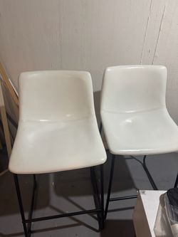Moving Sale – Island Chairs