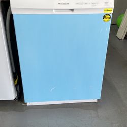 Frigidaire Dishwasher In Color White 