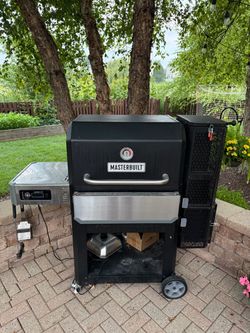 For sale used Masterbuilt Gravity Series 1050