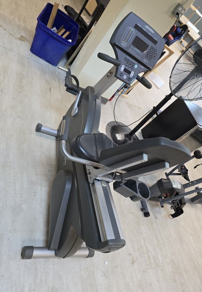 Life Fitness Remanufactured LF 95Ri Recumbent Bike
