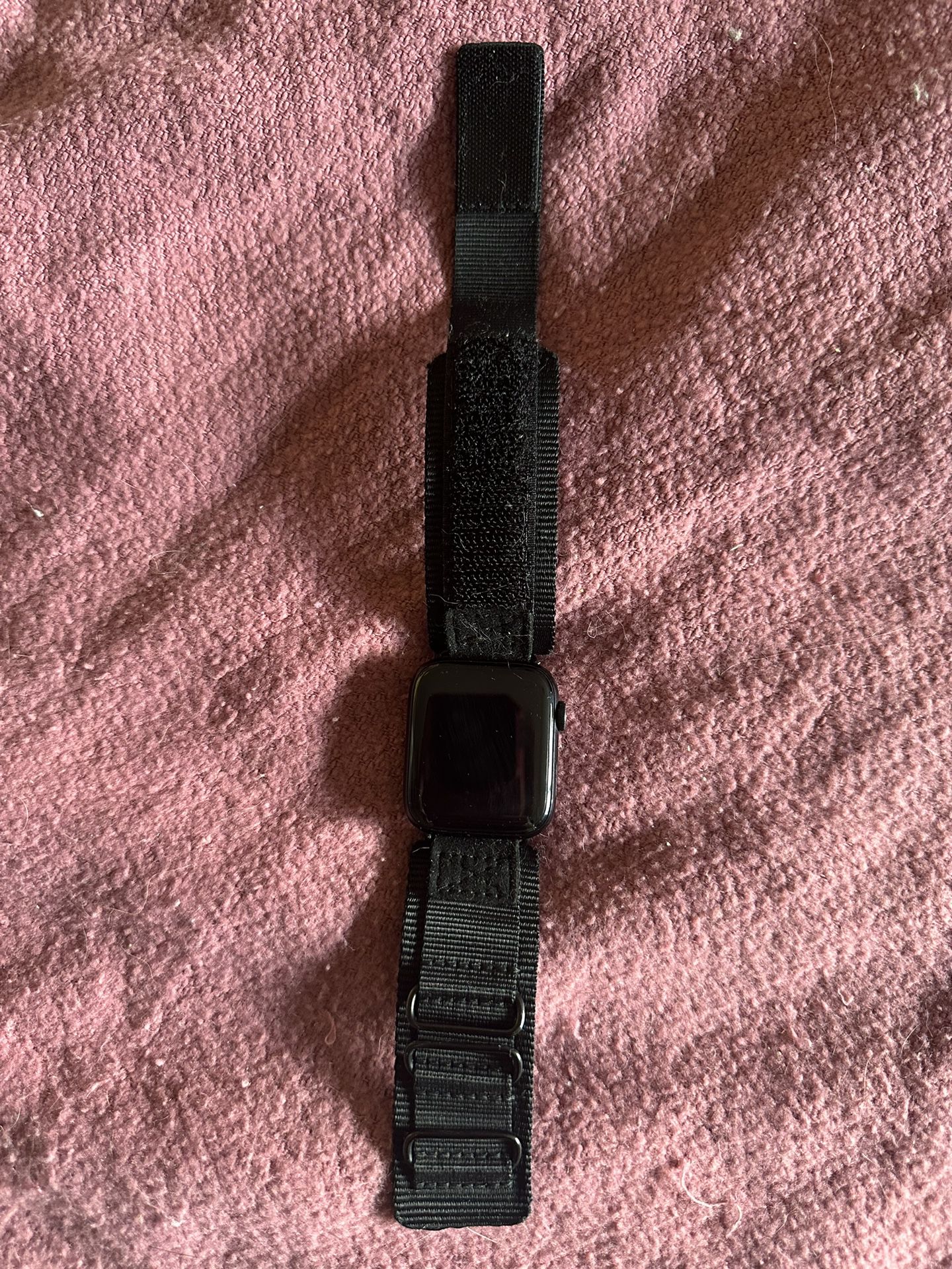 Apple Watch SE (2nd Gen) With Band