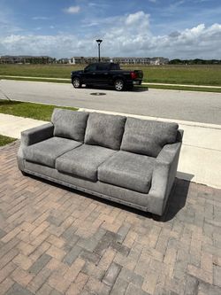 Broyhill couch