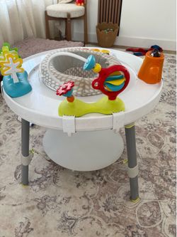 Skip hop activity center