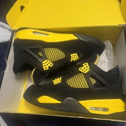 Jordan 4 Thunder 
